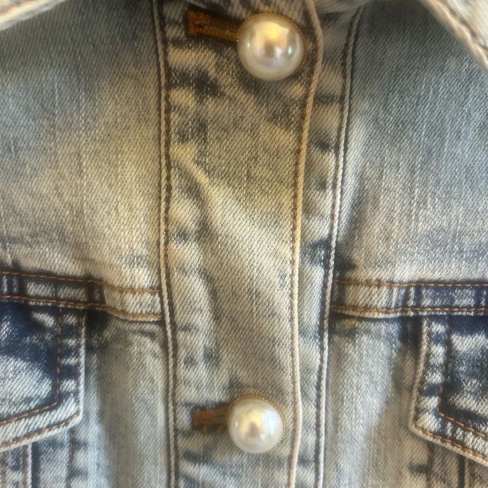 Generation Love Distressed Light Blue Denim Jacket with Pearl Buttons - Picture 3 of 3
